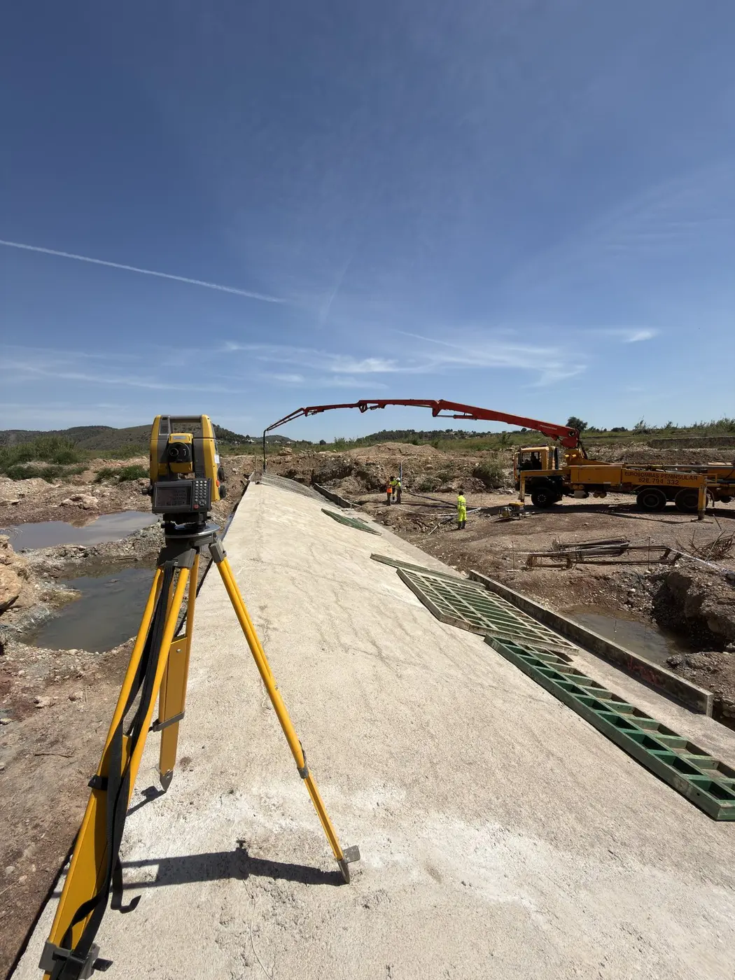Estación total en una obra lineal